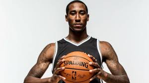 Jefferson renueva contrato por un año